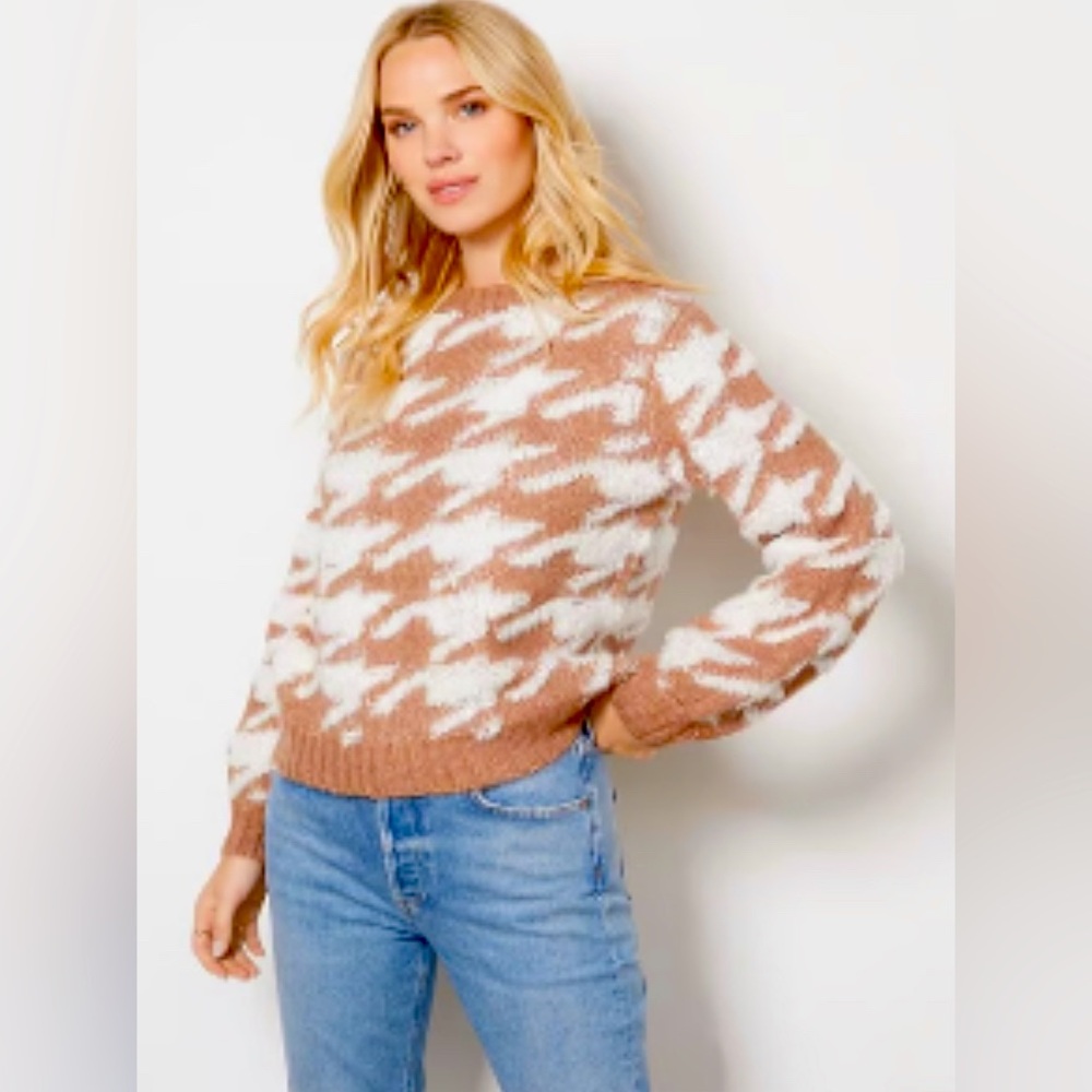 Line & Dot Houndstooth Plush Sweater